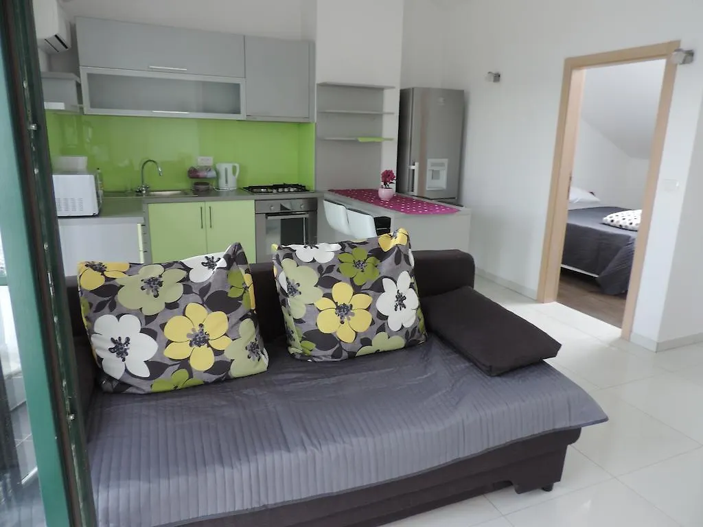 Apartments Lori Biograd Na Moru